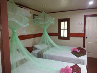 The Royal Bamboo Lodge Khao Sok National Park Exterior foto